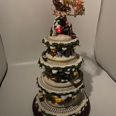 Thomas Kinkade's Wonderland Express Christmas Tree Lighted Display