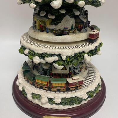 Thomas Kinkade's Wonderland Express Christmas Tree Lighted Display