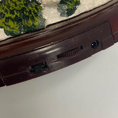 Thomas Kinkade's Wonderland Express Christmas Tree Lighted Display