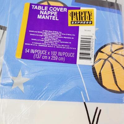 NEW ARRAY OF PAPER TABLECLOTHS