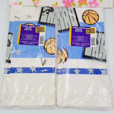 NEW ARRAY OF PAPER TABLECLOTHS