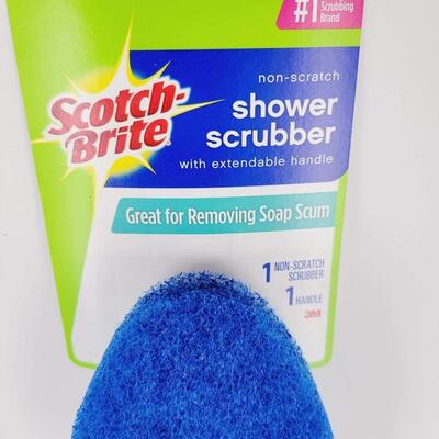 NEW SCOTCH BRITE SHOWER SCRUBBER