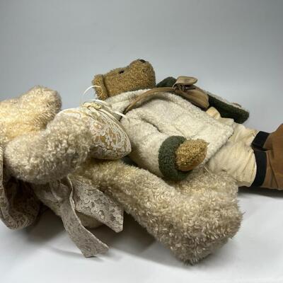 Pair of Plush Teddy Bear Stuffed Animals