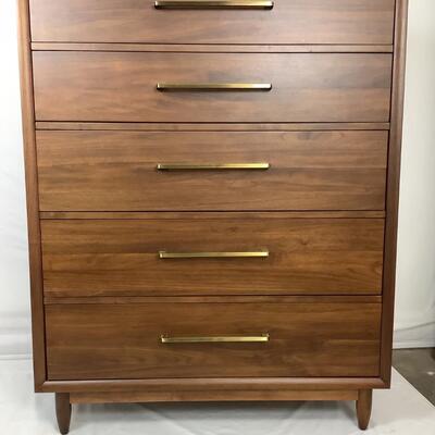 3016 Northridge Modern 5-Drawer Dresser