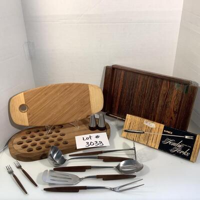 Lot 3033 Wooden Handled Utensils & Wooden Cutting Boards
