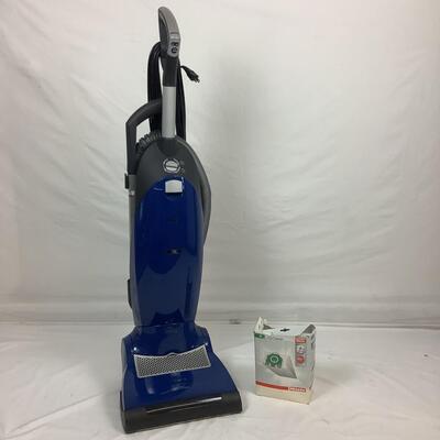 3026 Miele S7210 Twist Upright Vacuum & Miele Bags