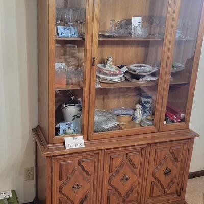Nice China Hutch