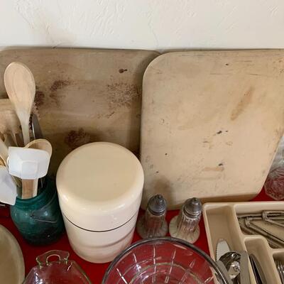 Misc Kitchen Lot with Pampered Chef