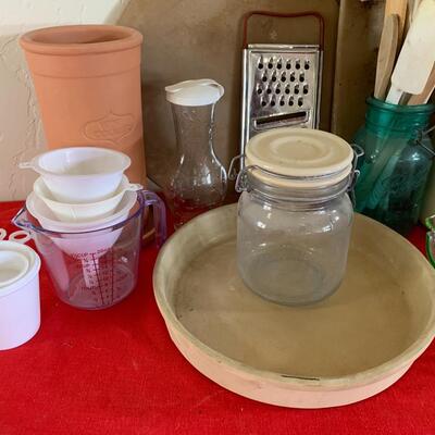 Misc Kitchen Lot with Pampered Chef