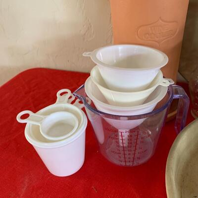 Misc Kitchen Lot with Pampered Chef
