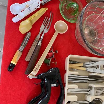 Misc Kitchen Lot with Pampered Chef