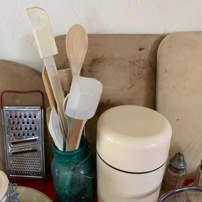 Misc Kitchen Lot with Pampered Chef