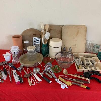 Misc Kitchen Lot with Pampered Chef