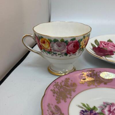Mixed Rose Pattern Lot of China Porcelain Cups and Saucers