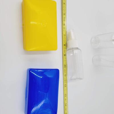 TRAVEL BATHROOM ITEMS BUNDLE