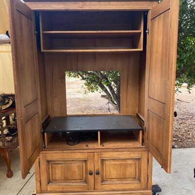 Ethan Allen TV Media Cabinet Armoire - LA HABRA HEIGHTS PICK UP ONLY