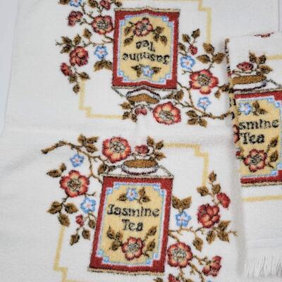 VINTAGE DECORATIVE HAND  TOWELS 2PC