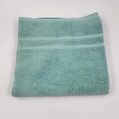 LARGE GREEN BATH TOWEL