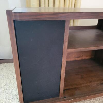 ENTERTAINMENT CENTER W/ SOUNDESIGN SPEAKERS