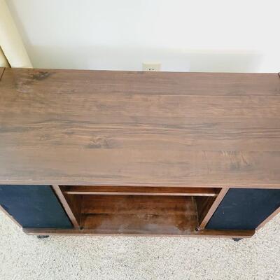 ENTERTAINMENT CENTER W/ SOUNDESIGN SPEAKERS