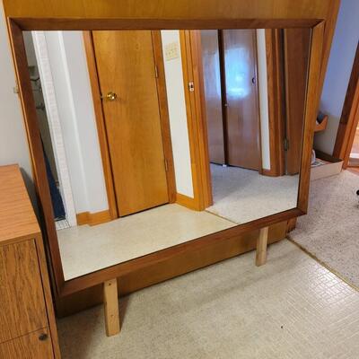 MID-CENTURY DRESSER MIRROR - MAKER UNKNOWN
