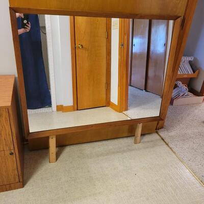 MID-CENTURY DRESSER MIRROR - MAKER UNKNOWN