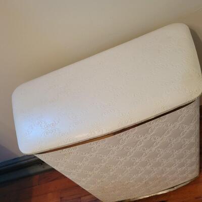 MID-CENTURY WHITE CLOTHES HAMPER