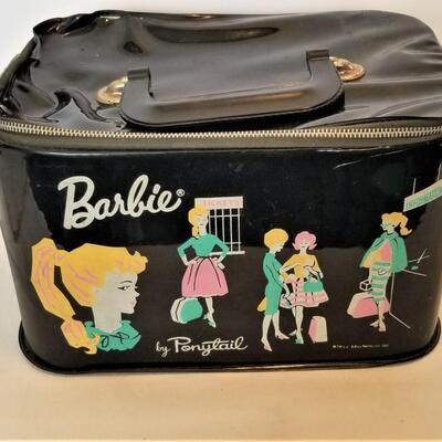Lot #101  Vintage Barbie Carry Case by Ponytail - 1960's