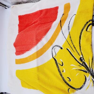 2 LARGE VINTAGE BEACH TOWELS