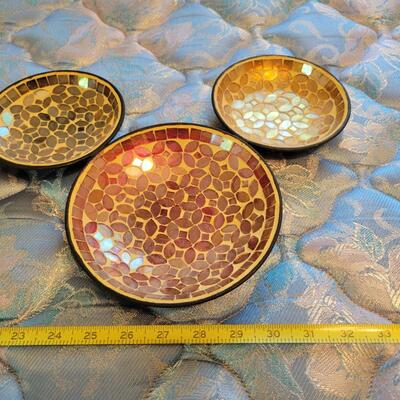 MOSAIC TILE W/ METAL BACKDROP WALL ART