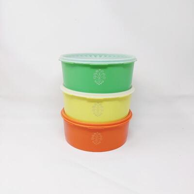VINTAGE TUPPERWARE Server BOWLS W/ LIDS