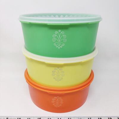 VINTAGE TUPPERWARE Server BOWLS W/ LIDS