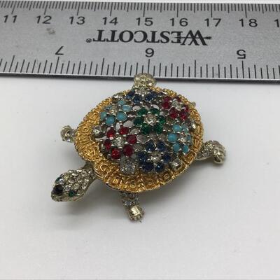 Beautiful Vintage Turtle  Brooch