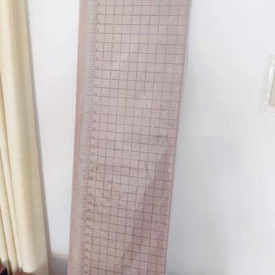 NEW IN PACKAGE--COLLINS PATTERN CUTTING BOARD