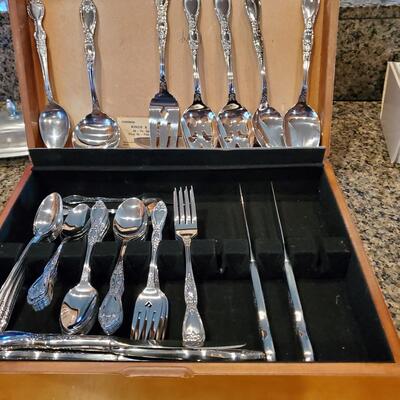 Oneida Service for 8 Stainless Flatware