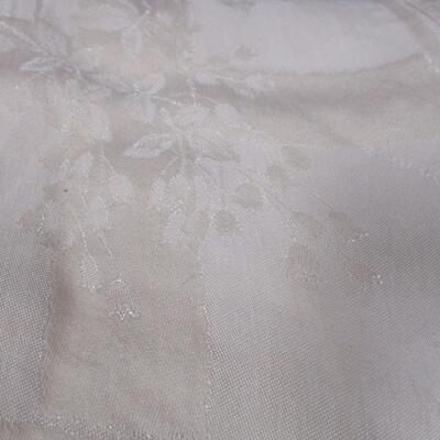 Collection Of Linen Table Cloths & Placemats