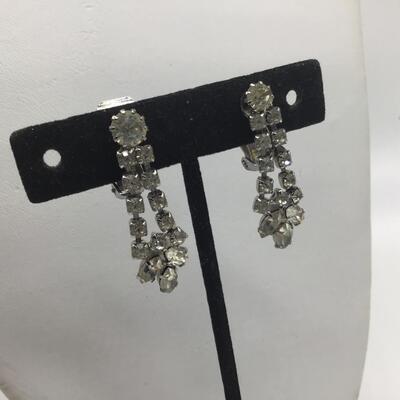 Gorgeous Vintage Rhinestone Clip on Earrings