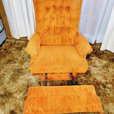 VINTAGE LAZY BOY CRUSHED ORANGE ROCKER - RECLINER