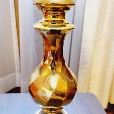 VINTAGE GOLD TONED SWIRL LAMP