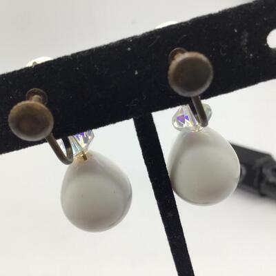 Vintage Screw on Back earrings with Glass Bead