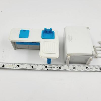 VINTAGE WHITE & BLUE UNMARKED SMALL DOLL FURNITURE