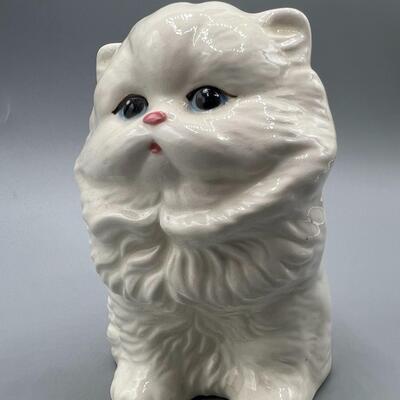 Retro Small White Ceramic Cute Kitty Cat Figurine