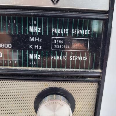 VINTAGE CHANNEL MASTER 4 BAND HI-LO PUBLIC RADIO