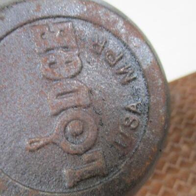 Lodge Cast Iron Melting Pot Choice A