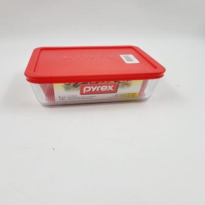 NIP PYREX 6 CUP GLASS STORAGE CONTAINER