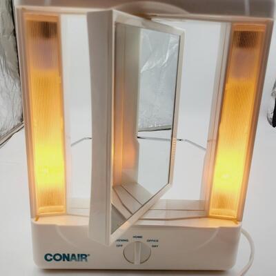 CONAIR LIGHTED COUNTERTOP MIRROR