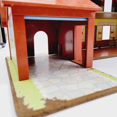 1980S FISHER PRICE LITTLE PEOPLE HOUSE & ACCESSORIES