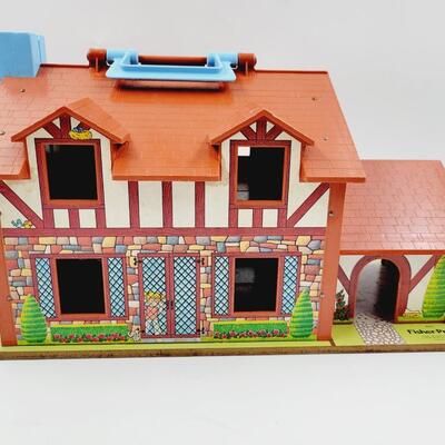 1980S FISHER PRICE LITTLE PEOPLE HOUSE & ACCESSORIES
