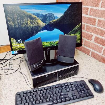 HP COMPAQ 8000 ELITE (WINDOWS 10 PRO) / AOC MONITOR AND ACCESSORIES