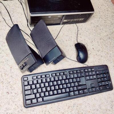 HP COMPAQ 8000 ELITE (WINDOWS 10 PRO) / AOC MONITOR AND ACCESSORIES